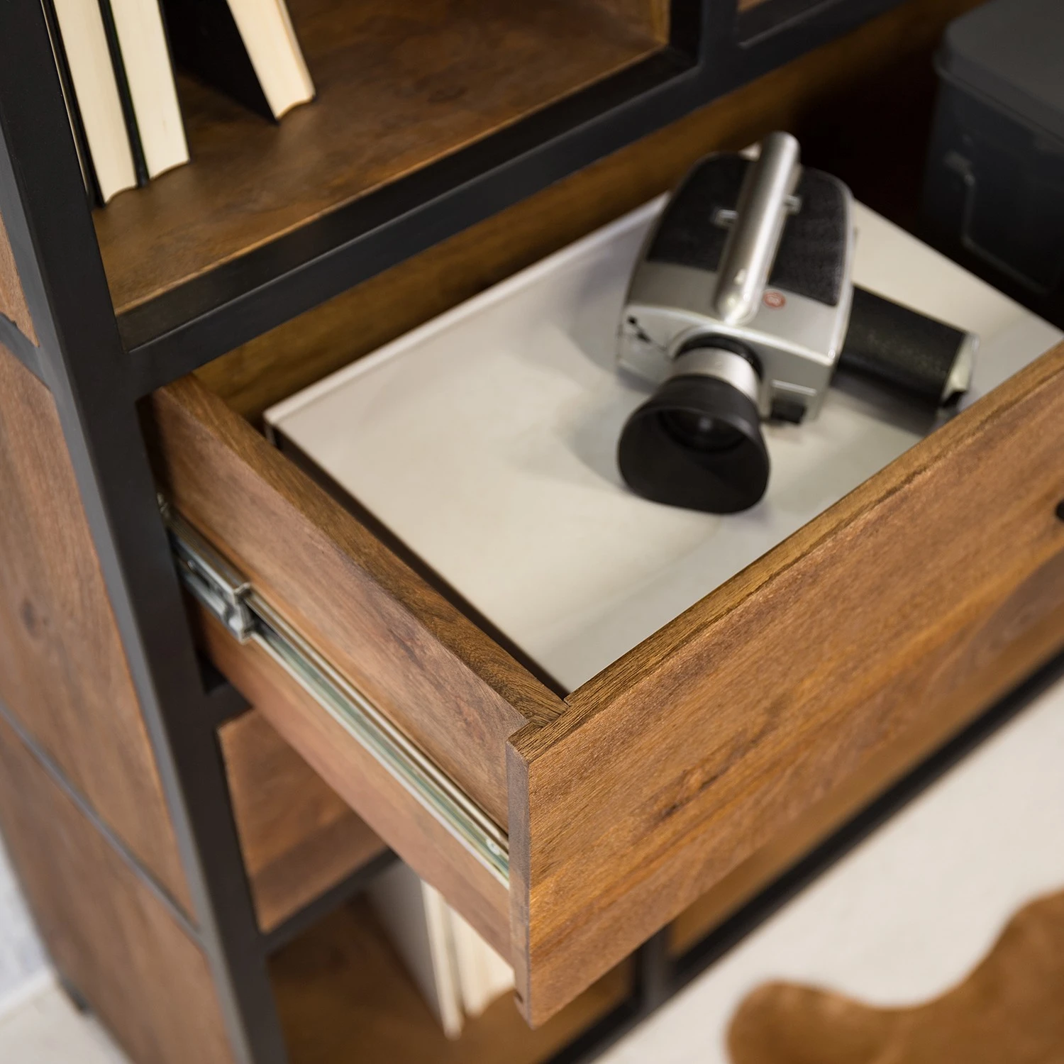 Ars manufacti Étagère Moboki - Manguier massif / Métal - Manguier foncé / Noir – Image 11